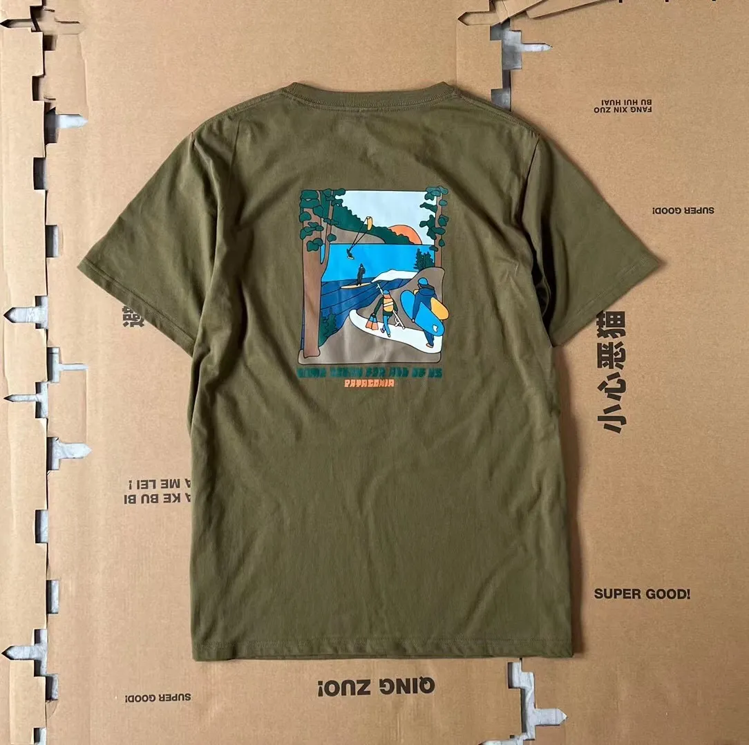 22ss limited edition Patagonia Northwest Waters ♻️Northwest Waters Organic T-Shirt series men's and women's same style printed short-sleeved Tee #Original factory production, purchasing designated version 📃 Original file and original data development version. Item No. #37539 - Original packaging and original label 🔍 Full set of accessories customized, packaging 1D code analysis are all purchased from the original factory, ⚠️Original domestically sold large kraft paper elevator upper and lower two stickers explanation analysis. Color: black, navy blue, white, floral gray, military green, turmeric Size reference: the same ocean for all of us/Translation: is an ocean for all of us -230g/organic environmentally friendly ♻️cotton, the large area on the back of the chest is printed with environmentally friendly special recycled raw materials, which is not easy to crack, breathable and comfortable. The threads are dyed in the same vat and have been pre-shrunk; the main label is non-sensitive hot stamping, making it a favorite among sensitive celebrities.  -Double stitching technology on the shoulder, distinguishes itself from the first version on the market. The pieces are neatly spliced ​​and aligned, the whole garment has precise thread density, and the quality of the details is self-observant.